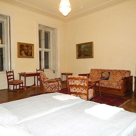 City Center Apartment Будапеща Екстериор снимка
